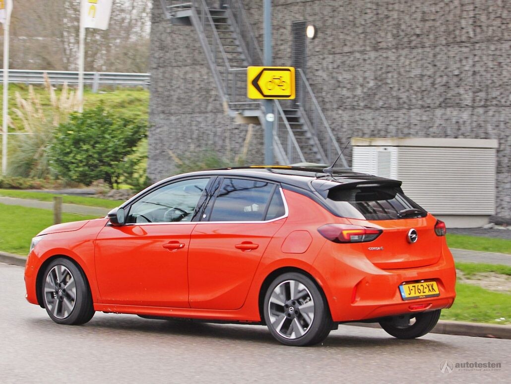 Opel Corsa E Ultimate 50 KWh 11kW 2021 Autotest Autotests