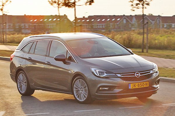 overal Een zekere Gezamenlijke selectie Opel Astra Sports Tourer 1.6 CDTI 110 Pk 2016 - autotest | Autotests |  autotesten en rij impressies | autotesten.nl | autotest | autotesten.nl